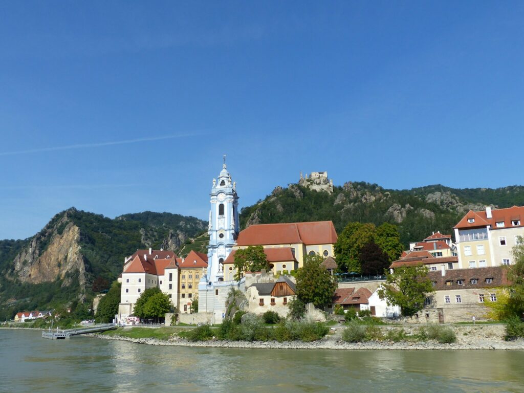 Foto von Dürnstein in der Wachau von https://unsplash.com/de/@gabriele1965