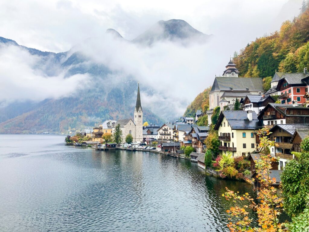 Foto von Halltstatt von Samuel Schroth auf Unsplash