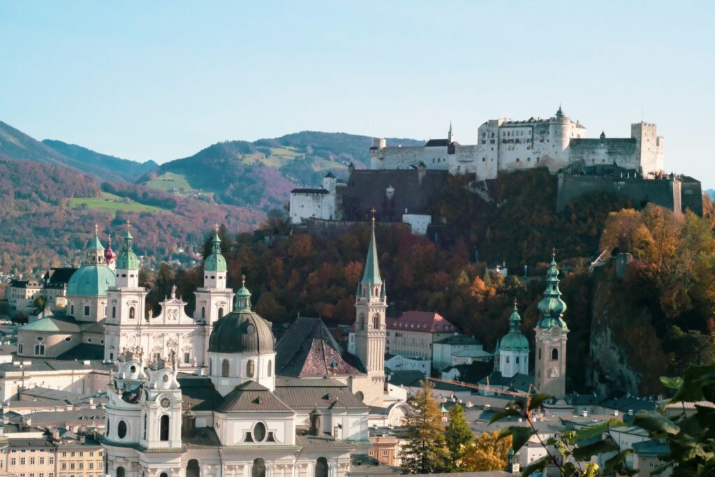 Foto von Salzburg von Sarah Mutter aus Unsplash